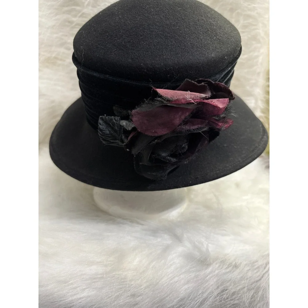 Cappelli‎ Straworld Black Felt Cloche Hat With Velvet Band And Fabric Flower